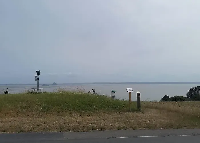 Maison Vue Sur Le Mont Saint Michel Et Sa Baie