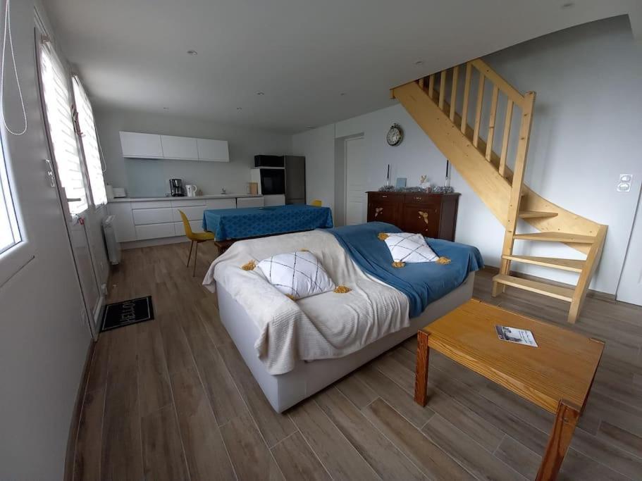 Holiday home Maison Vue Sur Le Mont Saint Michel Et Sa Baie *