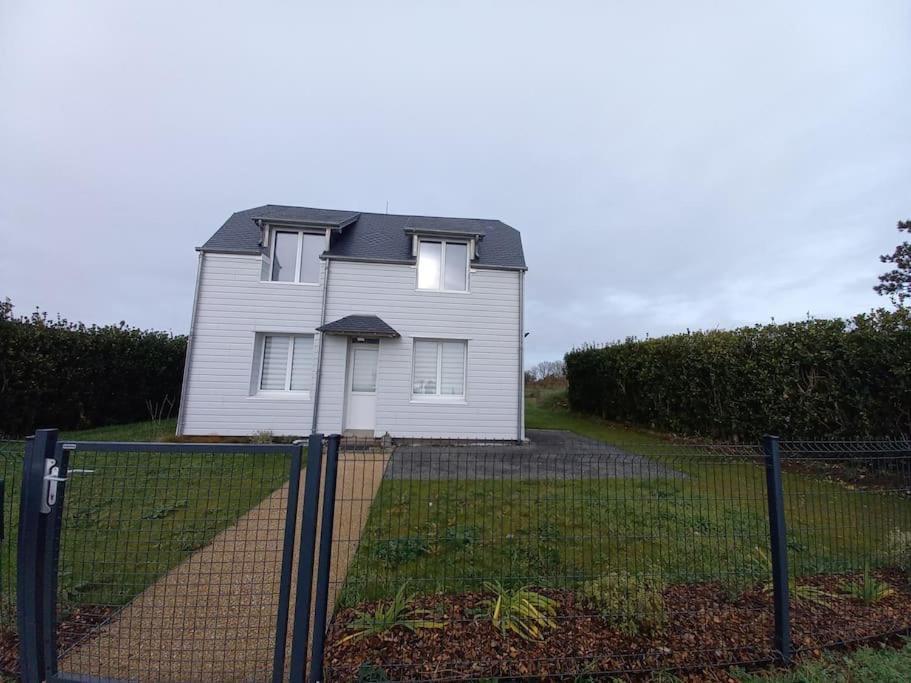 Holiday home Maison Vue Sur Le Mont Saint Michel Et Sa Baie *